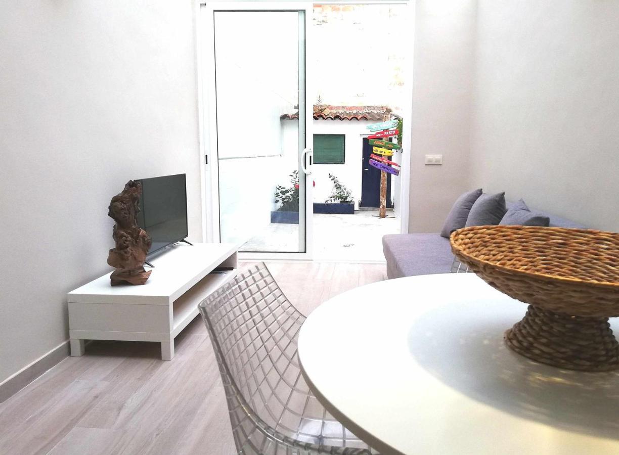 Mazi Apartments Chic Badalona Kültér fotó